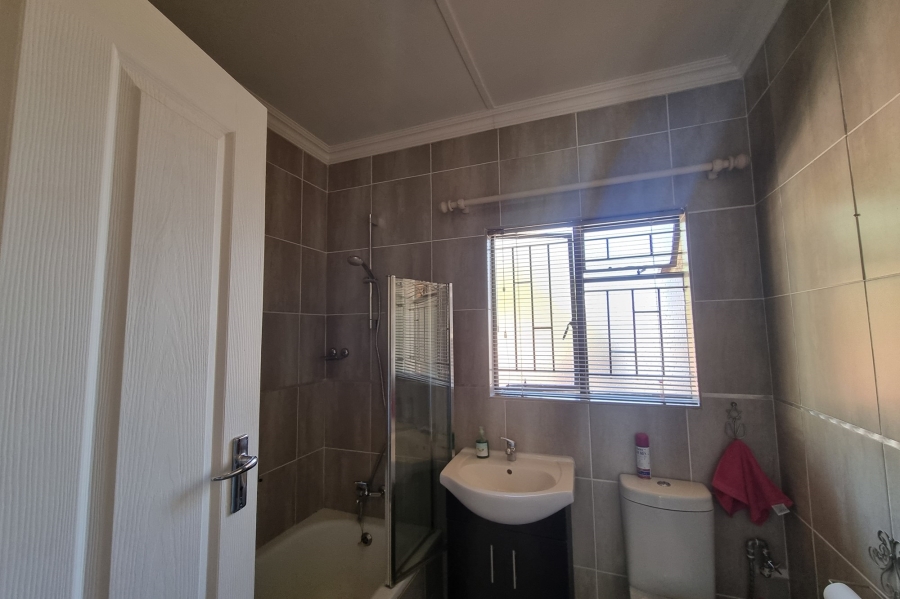 4 Bedroom Property for Sale in Stilfontein Ext 4 North West